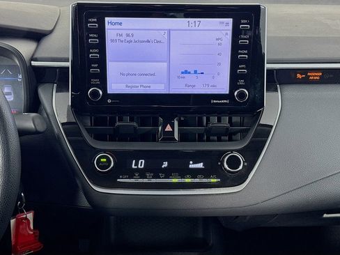 Used 2021 Toyota Corolla LE image 32