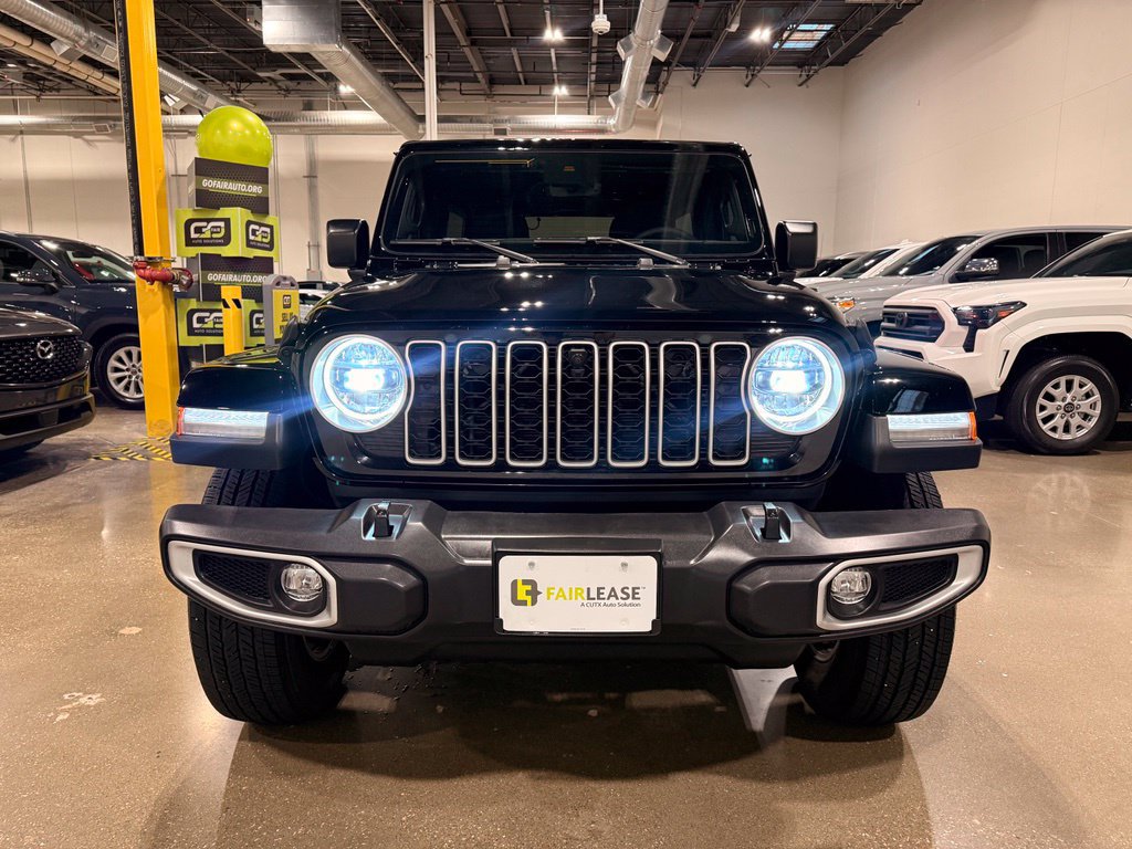 Used 2024 Jeep Wrangler Unlimited Sahara w/ Technology Group AWD/4WD image 2