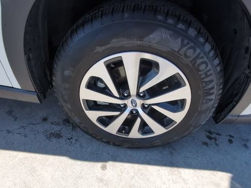 Used 2025 Subaru Outback Premium AWD/4WD image 33