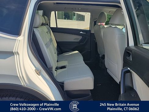Certified 2021 Volkswagen Tiguan SE w/ Panoramic Sunroof Package AWD/4WD image 15
