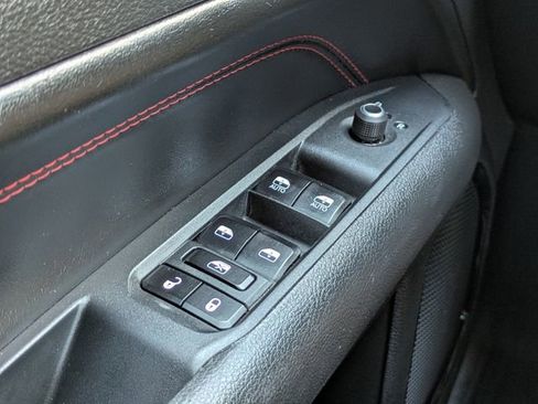 Used 2025 Jeep Compass Trailhawk AWD/4WD image 25