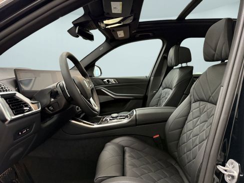 Used 2025 BMW X5 xDrive50e w/ Premium Package image 4