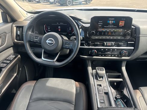 Used 2025 Nissan Pathfinder Platinum w/ Cargo Package FWD image 11