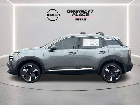 New 2026 Nissan Kicks SR w/ Cold Weather Package FWD image 8