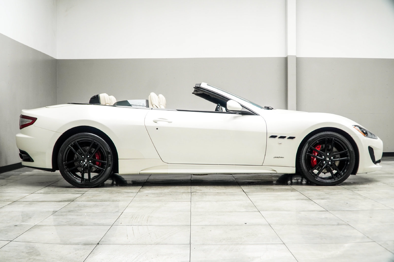 Used 2017 Maserati GranTurismo Sport RWD image 8