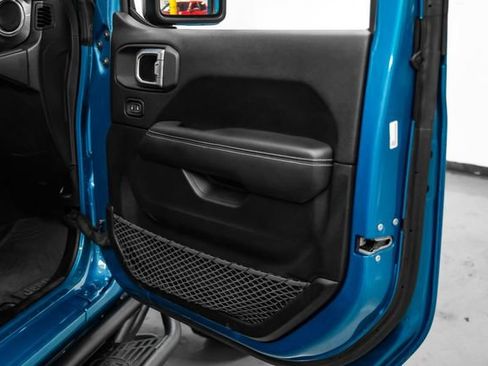 Used 2020 Jeep Wrangler Unlimited Sahara AWD/4WD image 41