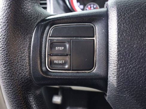 Used 2017 Dodge Grand Caravan SE image 12