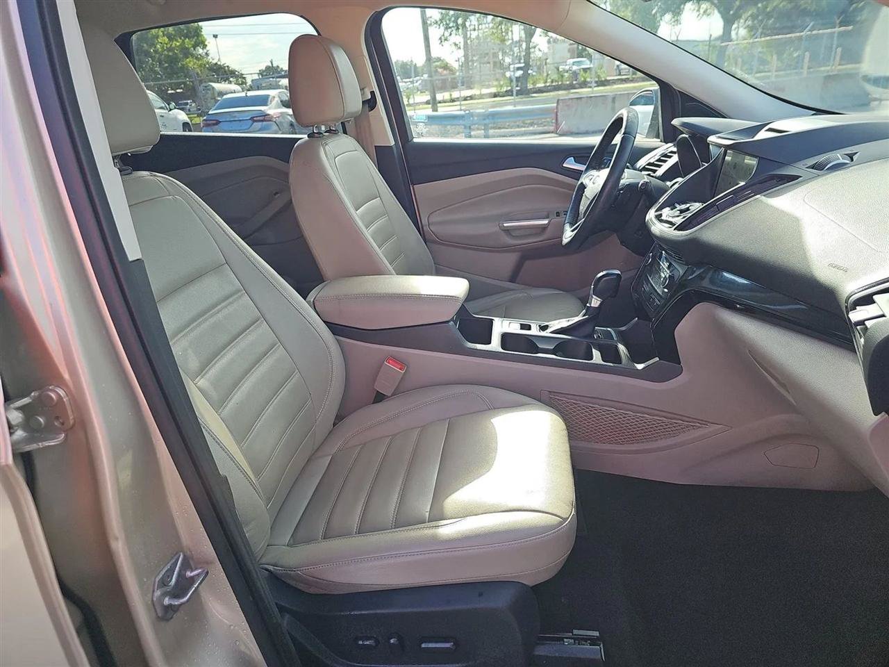 Used 2017 Ford Escape Titanium FWD image 14