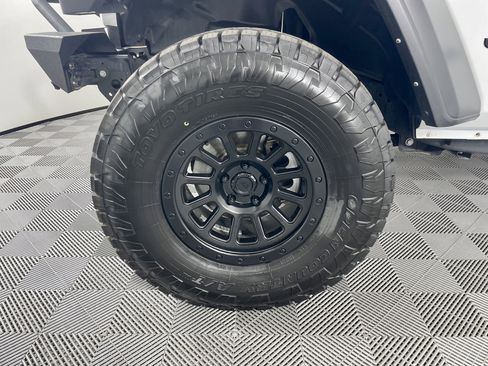 Used 2021 Jeep Wrangler Sport S image 9