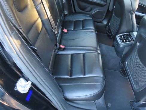 Used 2021 Volvo S60 T6 Inscription image 13