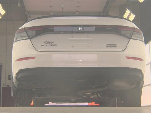 Used 2023 Honda Accord Sport image 6