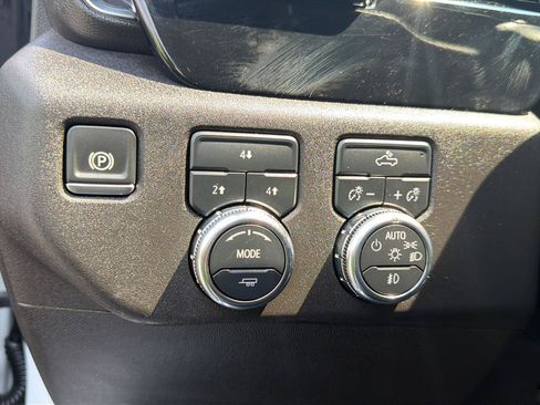 Used 2025 GMC Sierra 2500 SLE w/ SLE Convenience Package AWD/4WD image 18