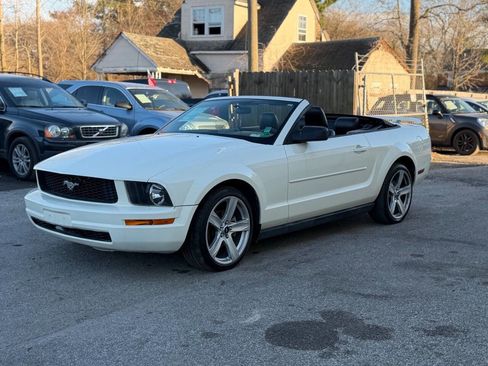Used 2006 Ford Mustang Premium image 2