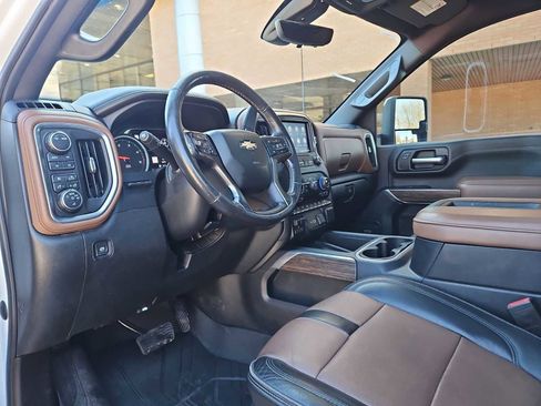 Used 2020 Chevrolet Silverado 2500 High Country w/ Technology Package image 10