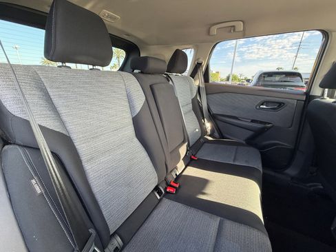 Used 2023 Nissan Rogue SV FWD image 18