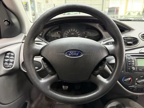 Used 2003 Ford Focus SE FWD image 22