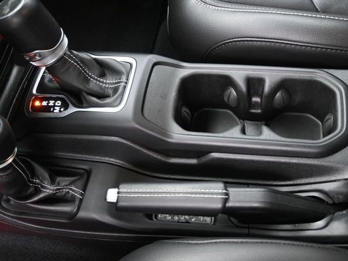 Used 2023 Jeep Wrangler Unlimited Sahara image 15