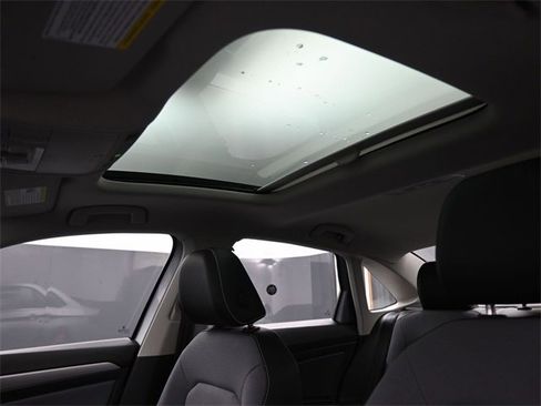 New 2025 Volkswagen Jetta SE image 10