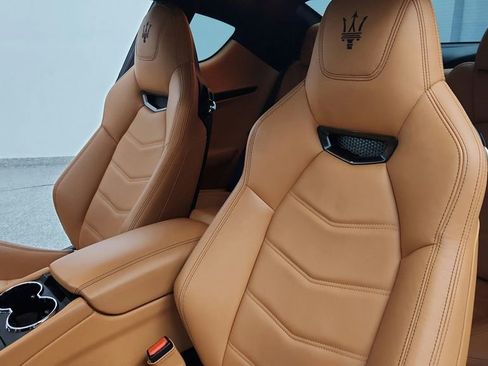 Used 2017 Maserati GranTurismo Sport image 15