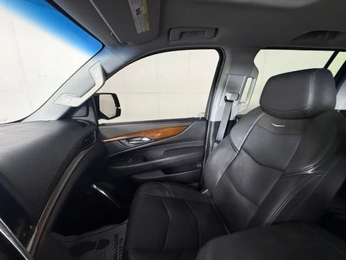 Used 2018 Cadillac Escalade ESV Premium Luxury AWD/4WD image 15