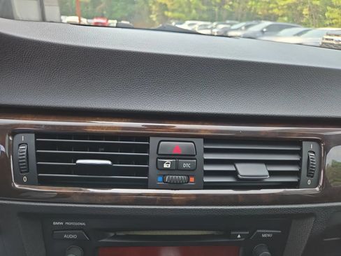 Used 2006 BMW 325i Sedan RWD image 28