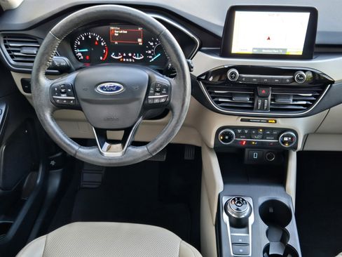 Certified 2020 Ford Escape SEL image 21