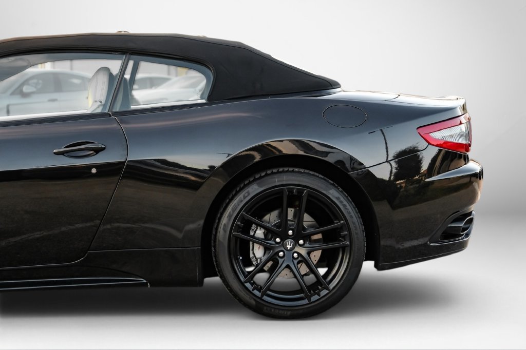 Used 2016 Maserati GranTurismo Sport RWD image 12