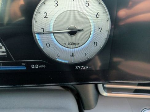 Used 2025 Hyundai Elantra SEL FWD image 27