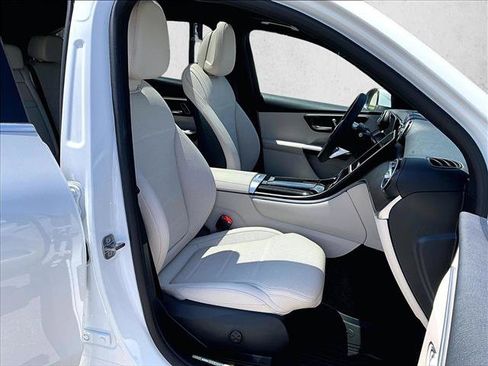 Used 2026 Mercedes-Benz GLC 300 4MATIC image 9