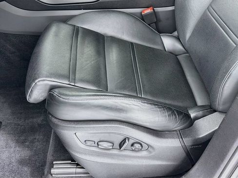 Certified 2023 Porsche Cayenne AWD/4WD image 12