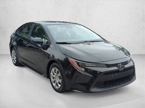 Used 2021 Toyota Corolla LE FWD image 3