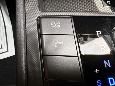 Used 2025 Hyundai Elantra Sport FWD image 26