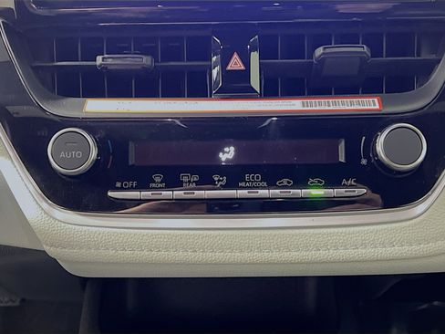 Used 2025 Toyota Corolla SE image 26