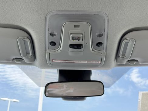 Certified 2022 Toyota Prius LE FWD image 23