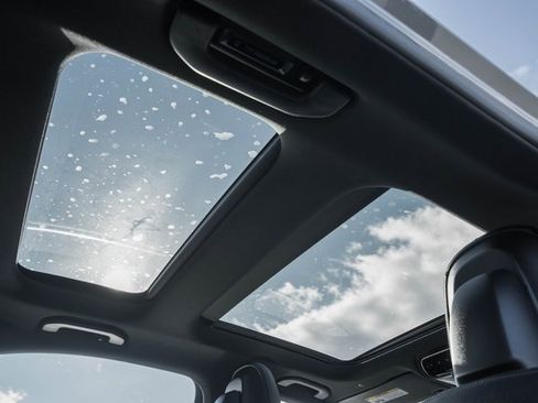 Used 2023 Mercedes-Benz C 300 4MATIC Sedan w/ Exclusive Trim Package image 29