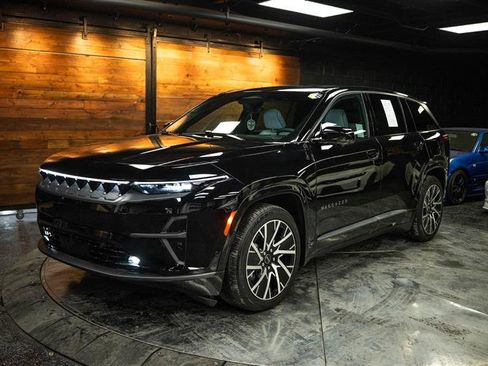 Used 2025 Jeep Wagoneer S Limited image 2