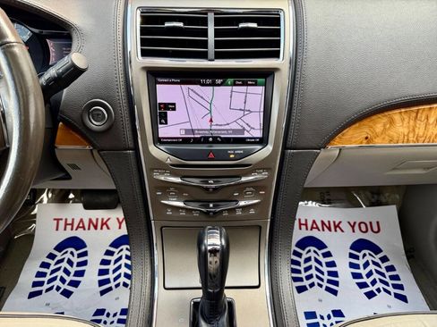 Used 2013 Lincoln MKX AWD image 18