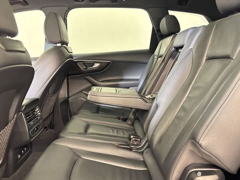 Used 2025 Audi Q7 2.0T Premium w/ Convenience Package image 32