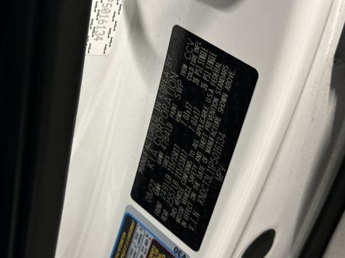 Certified 2023 Kia Niro Wave image 42