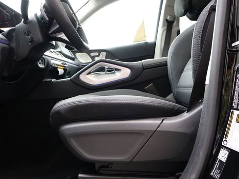 New 2026 Mercedes-Benz GLS 450 4MATIC image 40