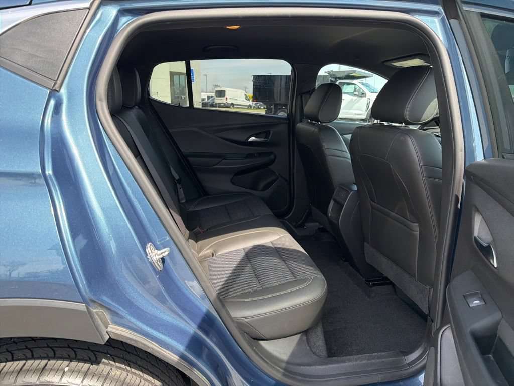 Used 2024 Buick Envista Sport Touring w/ Convenience I Package FWD image 17