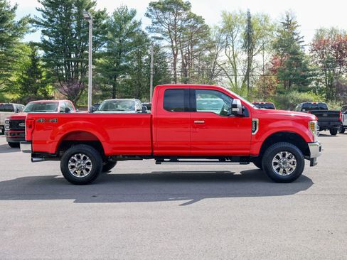Used 2019 Ford F250 XLT w/ XLT Premium Package AWD/4WD image 4