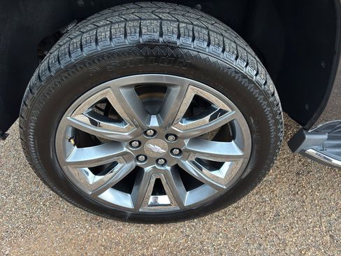 Used 2015 Chevrolet Tahoe LTZ image 10