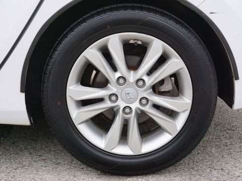 Used 2014 Hyundai Elantra GT FWD image 9