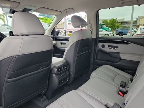 Certified 2025 Honda Pilot EX-L image 19
