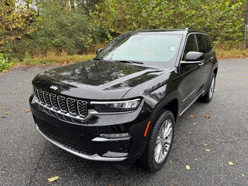 New 2025 Jeep Grand Cherokee Summit w/ Luxury Tech Group V image 3