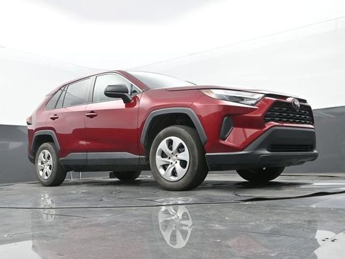 Used 2023 Toyota RAV4 LE FWD image 9