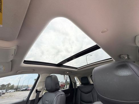 Used 2018 Cadillac XT5 Luxury w/ Driver Awareness Package FWD image 16