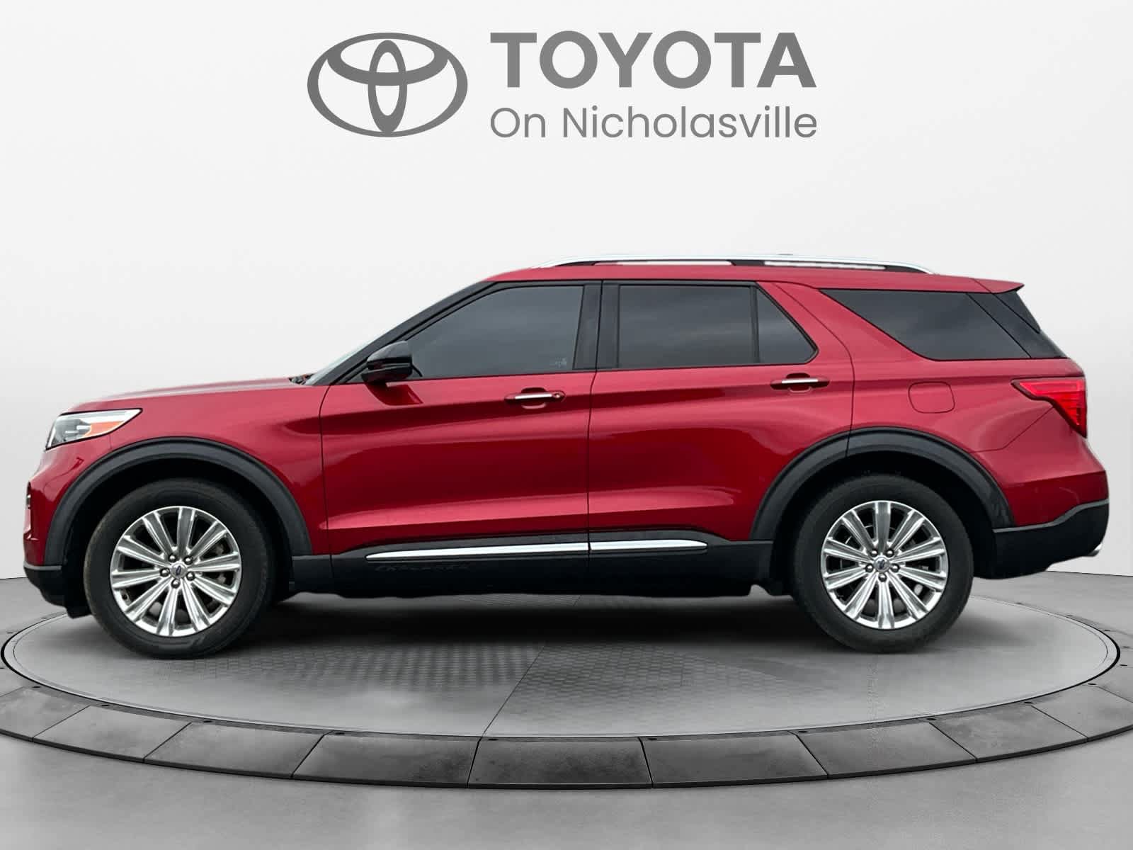 Used 2020 Ford Explorer Limited w/ Class III Trailer Tow Package AWD/4WD image 2