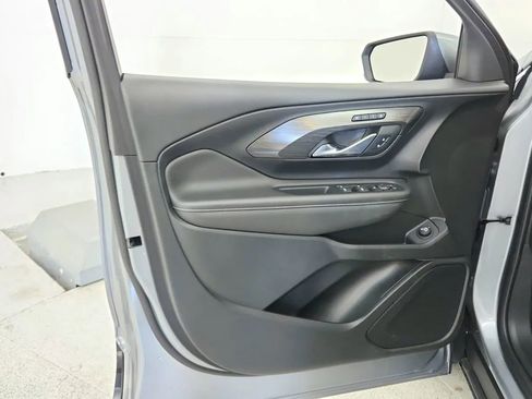 Used 2023 GMC Terrain SLT image 37
